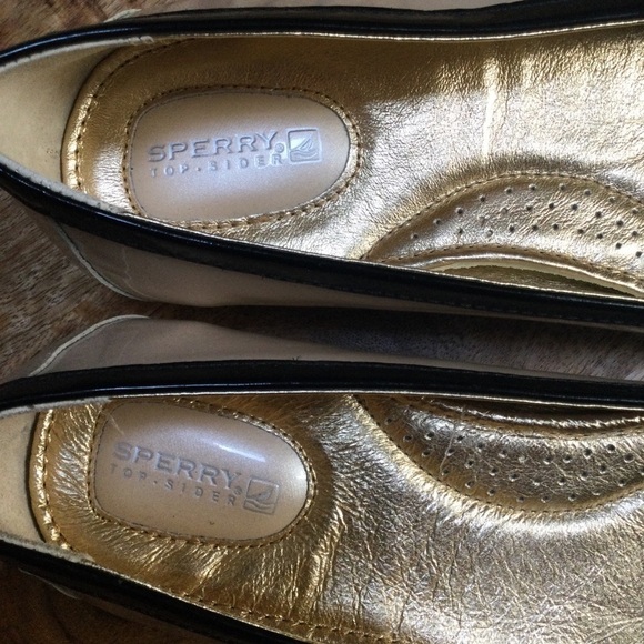 Sperry Top Sider slip on patent leather loafers Cream with Gold trim - Picture 6 of 6